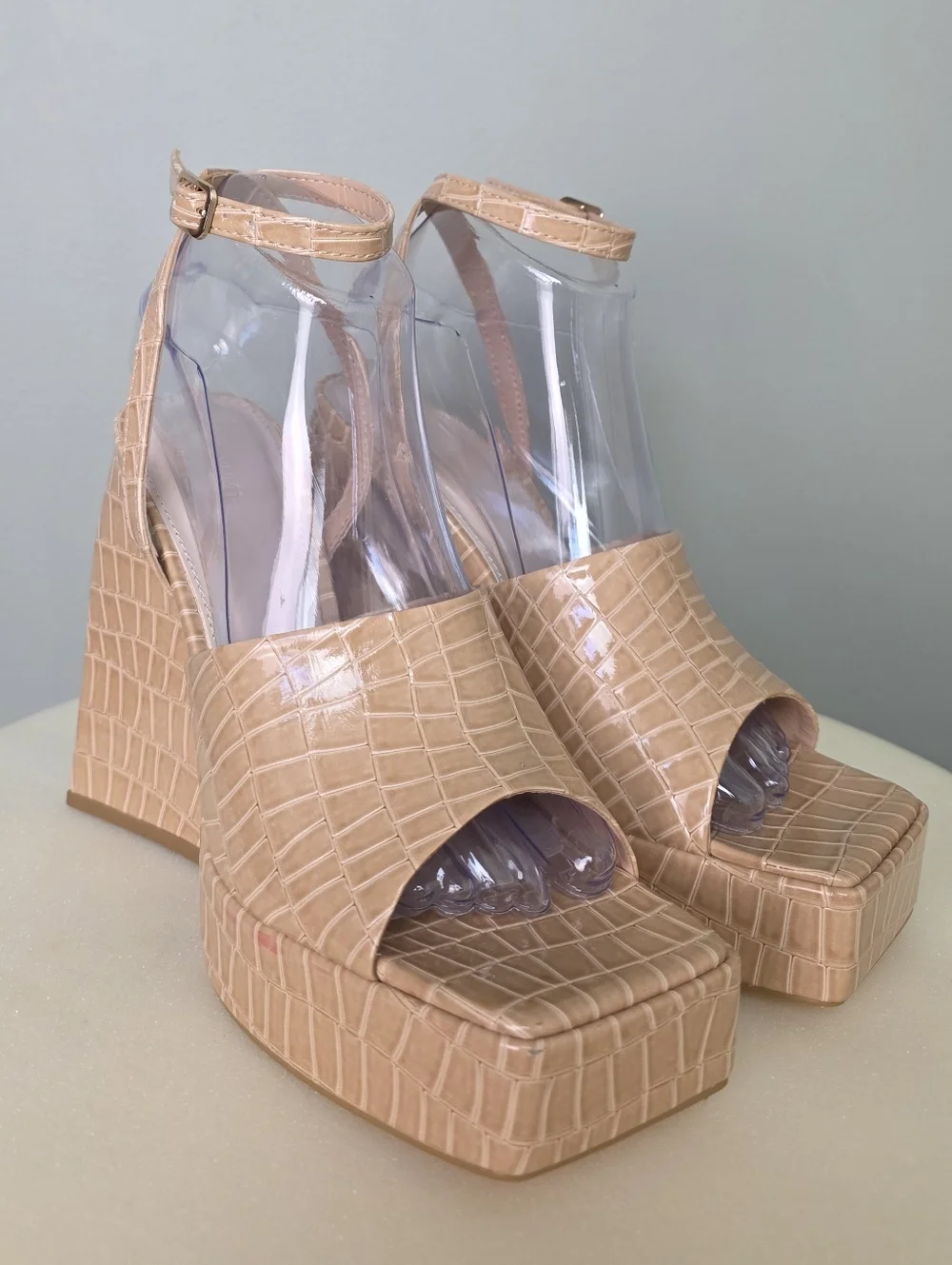 Forever 21 Neutral Tan Faux Croc Platform Triangle Block Flare Heels 7.5, EUC!